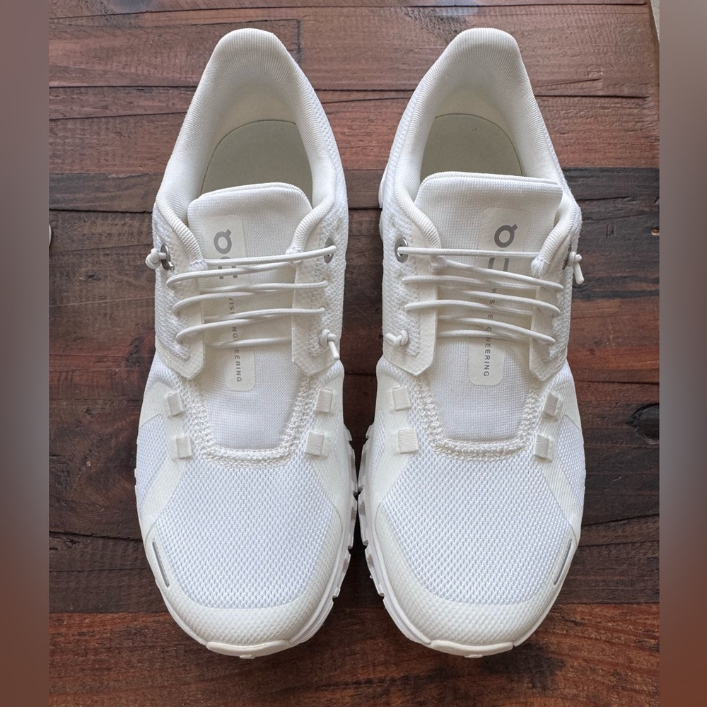 On Cloud 6 Women's White Athletic Shoes